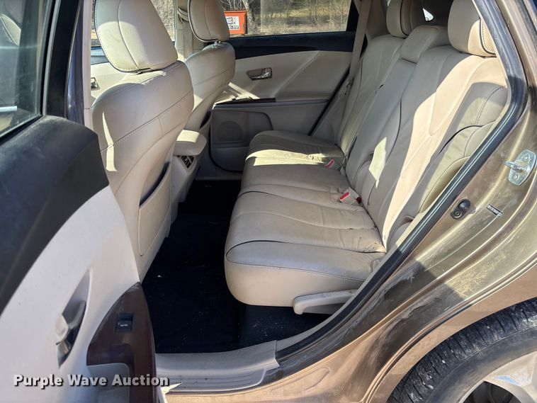 image for item EV3392 2009 Toyota Venza van