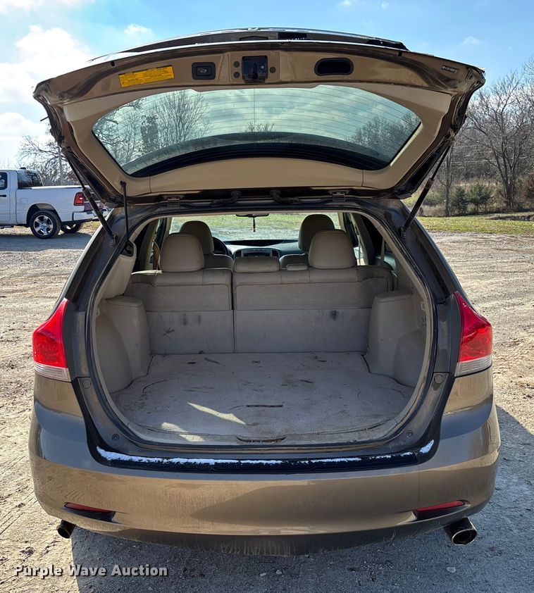 image for item EV3392 2009 Toyota Venza van