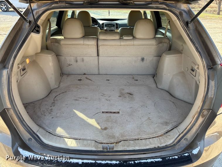 image for item EV3392 2009 Toyota Venza van