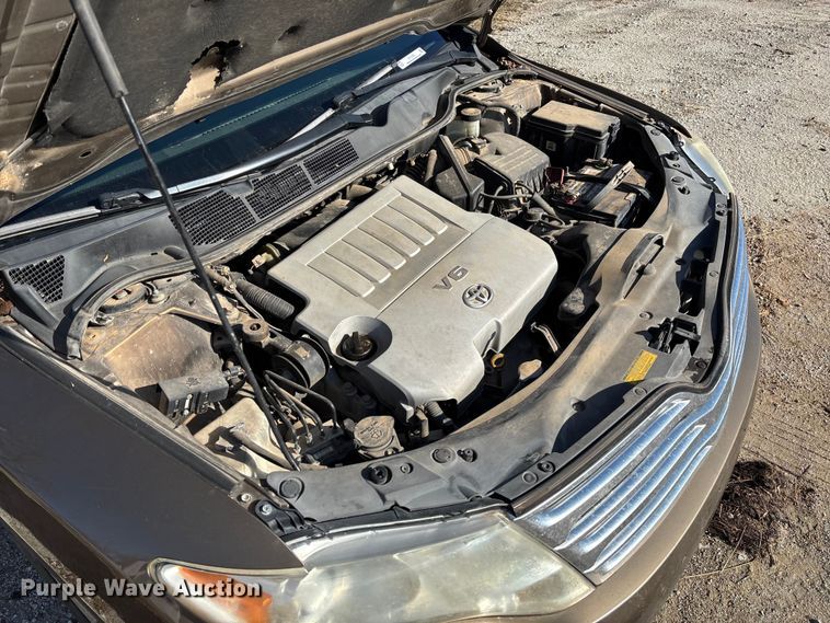 image for item EV3392 2009 Toyota Venza van