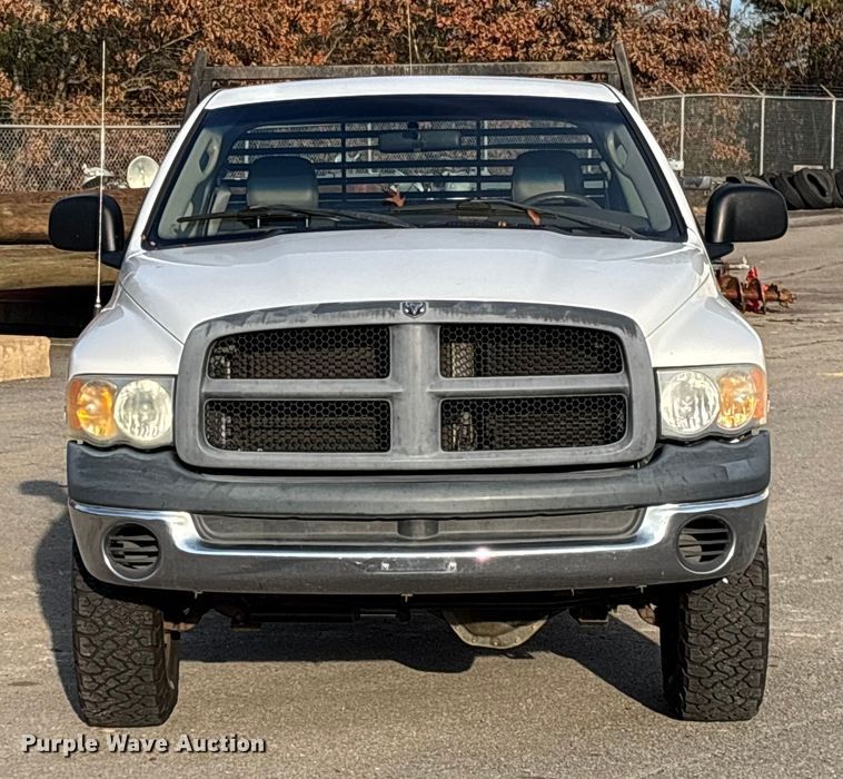 image for item EV3459 2004 Dodge Ram 2500 flatbed pickup truck