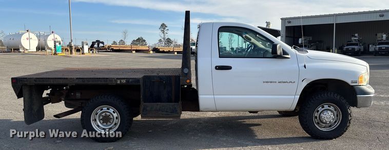 image for item EV3459 2004 Dodge Ram 2500 flatbed pickup truck