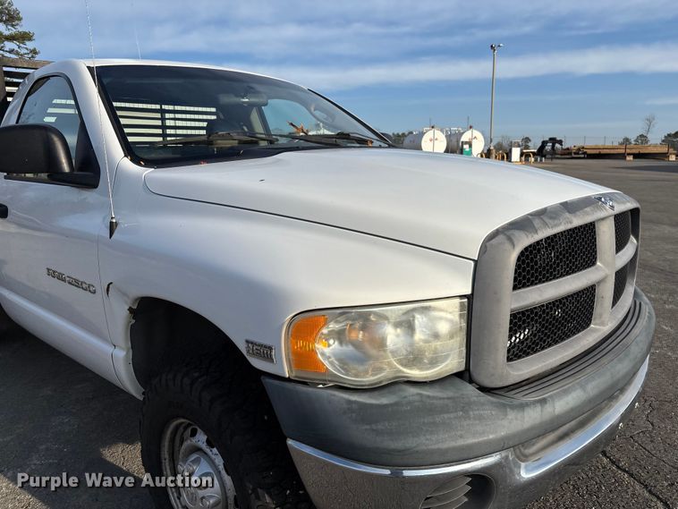 image for item EV3459 2004 Dodge Ram 2500 flatbed pickup truck