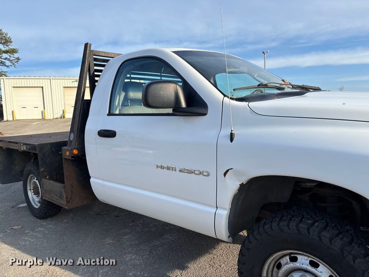 image for item EV3459 2004 Dodge Ram 2500 flatbed pickup truck