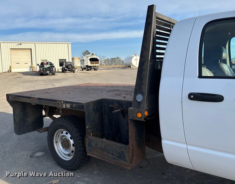image for item EV3459 2004 Dodge Ram 2500 flatbed pickup truck