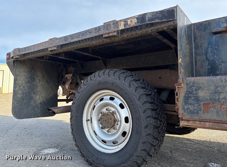 image for item EV3459 2004 Dodge Ram 2500 flatbed pickup truck