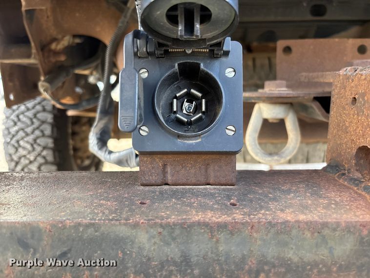 image for item EV3459 2004 Dodge Ram 2500 flatbed pickup truck