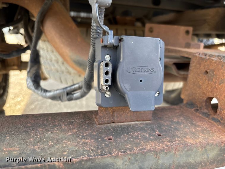 image for item EV3459 2004 Dodge Ram 2500 flatbed pickup truck