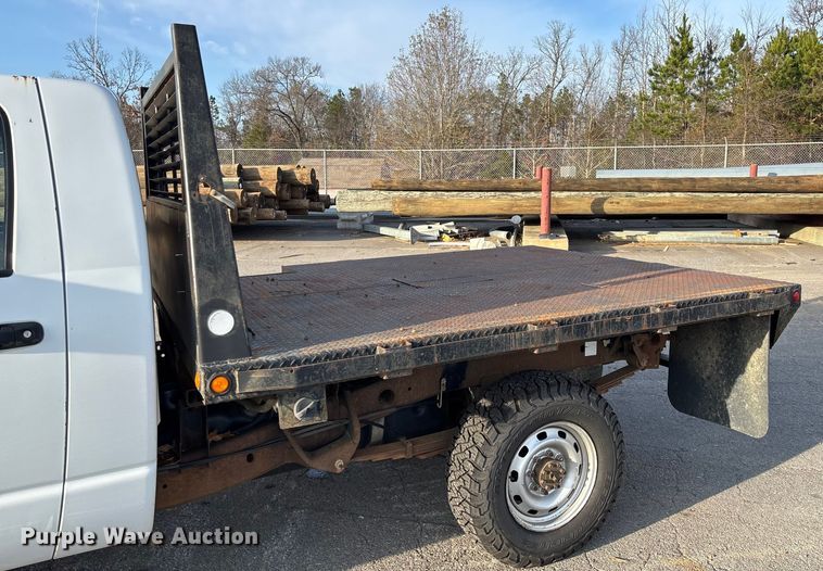 image for item EV3459 2004 Dodge Ram 2500 flatbed pickup truck