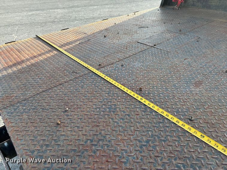 image for item EV3459 2004 Dodge Ram 2500 flatbed pickup truck