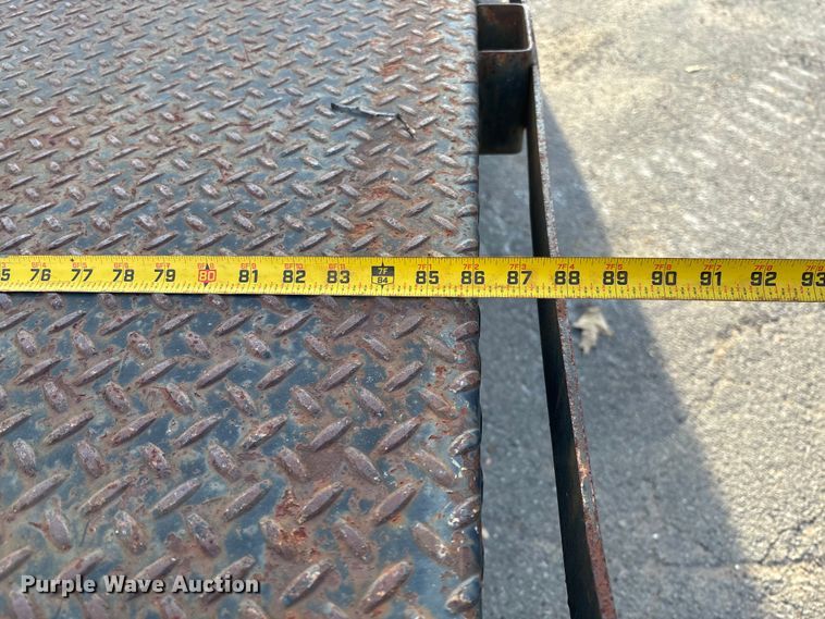 image for item EV3459 2004 Dodge Ram 2500 flatbed pickup truck