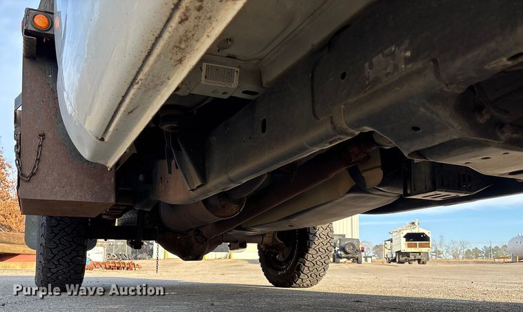 image for item EV3459 2004 Dodge Ram 2500 flatbed pickup truck