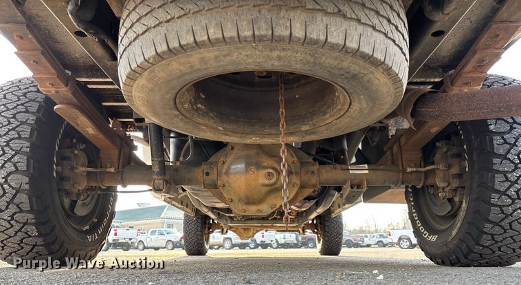 image for item EV3459 2004 Dodge Ram 2500 flatbed pickup truck