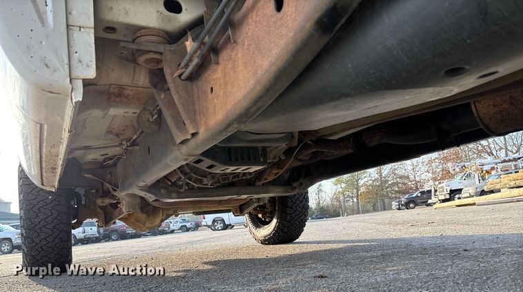 image for item EV3459 2004 Dodge Ram 2500 flatbed pickup truck