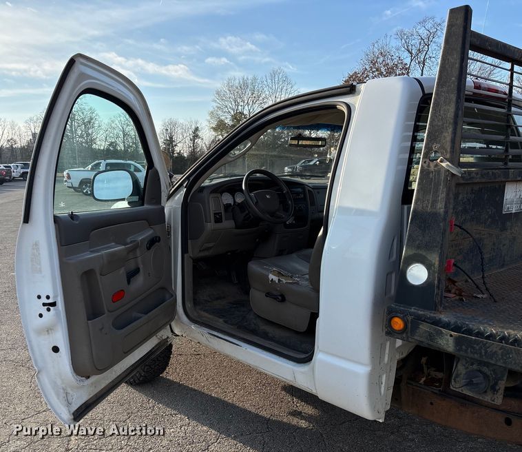 image for item EV3459 2004 Dodge Ram 2500 flatbed pickup truck