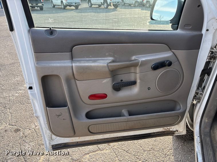 image for item EV3459 2004 Dodge Ram 2500 flatbed pickup truck