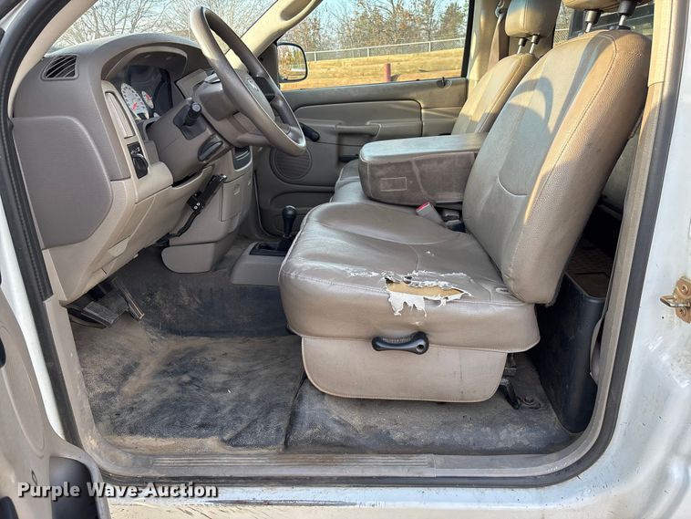 image for item EV3459 2004 Dodge Ram 2500 flatbed pickup truck