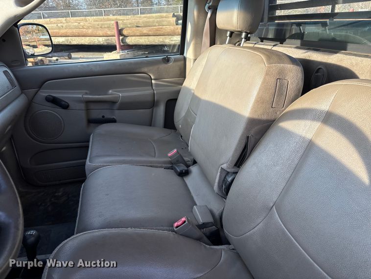 image for item EV3459 2004 Dodge Ram 2500 flatbed pickup truck