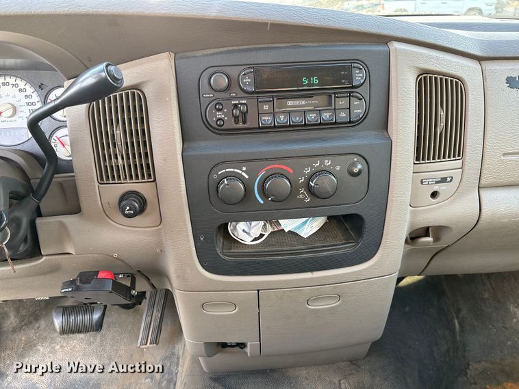 image for item EV3459 2004 Dodge Ram 2500 flatbed pickup truck