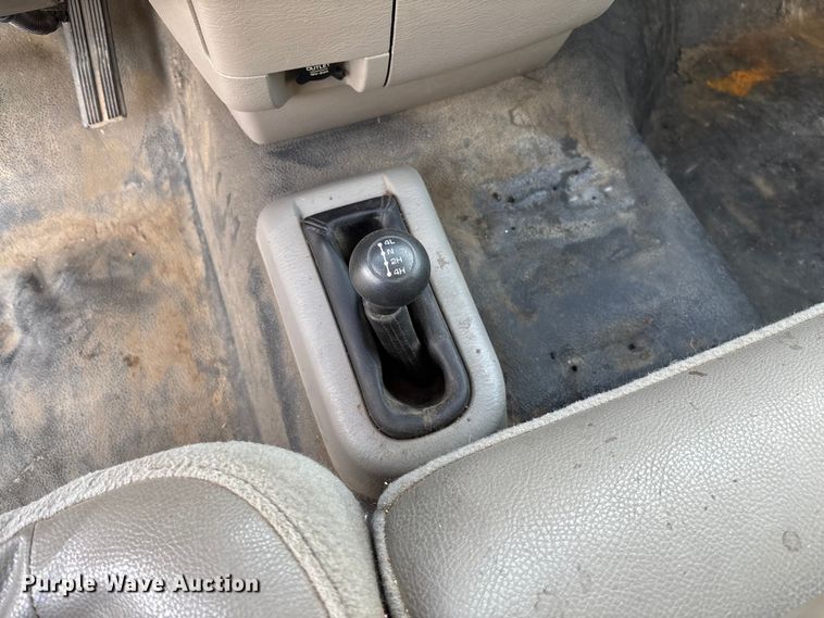 image for item EV3459 2004 Dodge Ram 2500 flatbed pickup truck