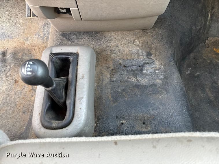 image for item EV3459 2004 Dodge Ram 2500 flatbed pickup truck