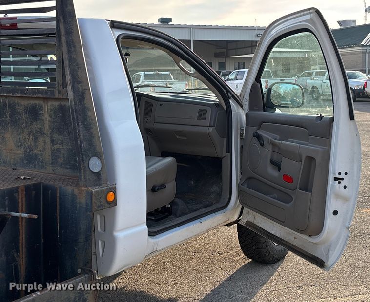 image for item EV3459 2004 Dodge Ram 2500 flatbed pickup truck