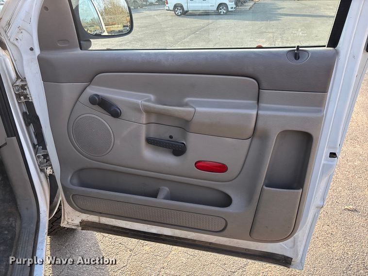 image for item EV3459 2004 Dodge Ram 2500 flatbed pickup truck