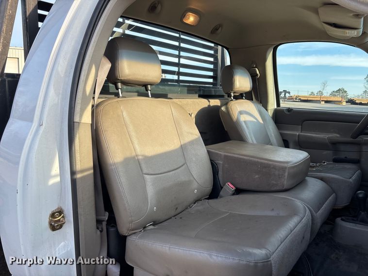 image for item EV3459 2004 Dodge Ram 2500 flatbed pickup truck