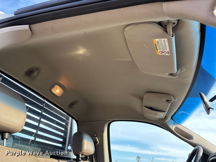 image for item EV3459 2004 Dodge Ram 2500 flatbed pickup truck