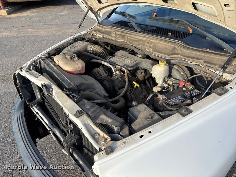 image for item EV3459 2004 Dodge Ram 2500 flatbed pickup truck