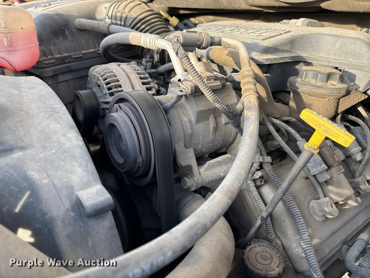 image for item EV3459 2004 Dodge Ram 2500 flatbed pickup truck