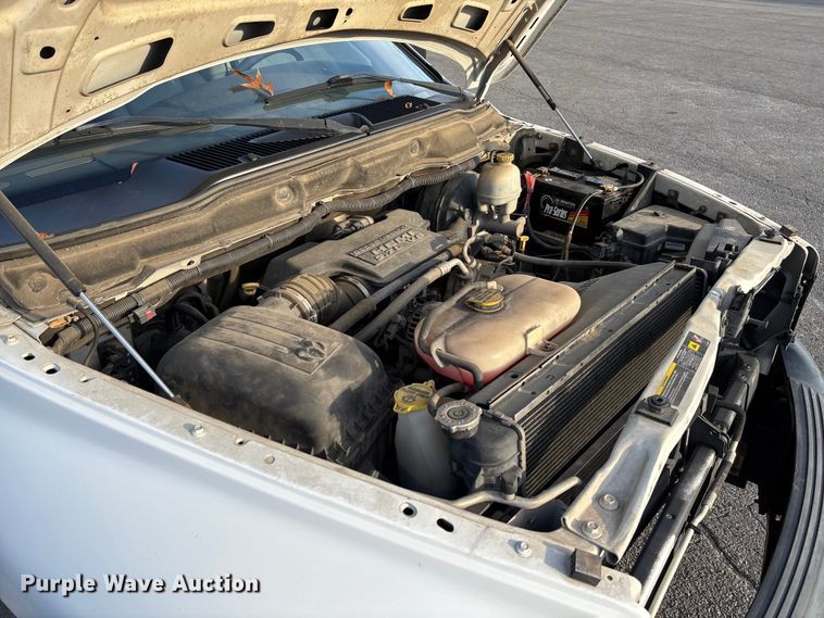 image for item EV3459 2004 Dodge Ram 2500 flatbed pickup truck