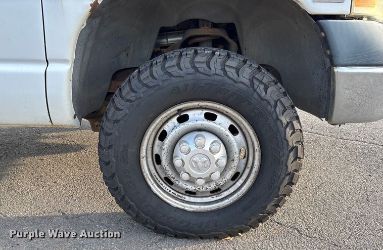 image for item EV3459 2004 Dodge Ram 2500 flatbed pickup truck