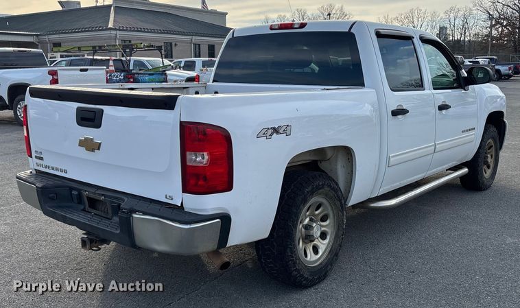 image for item EV3461 2011 Chevrolet Silverado 1500 Crew Cab pickup truck
