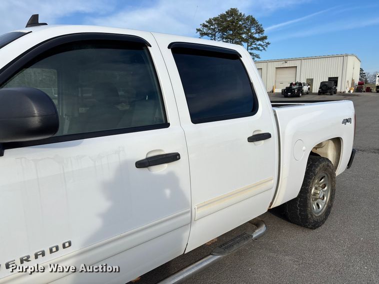 image for item EV3461 2011 Chevrolet Silverado 1500 Crew Cab pickup truck