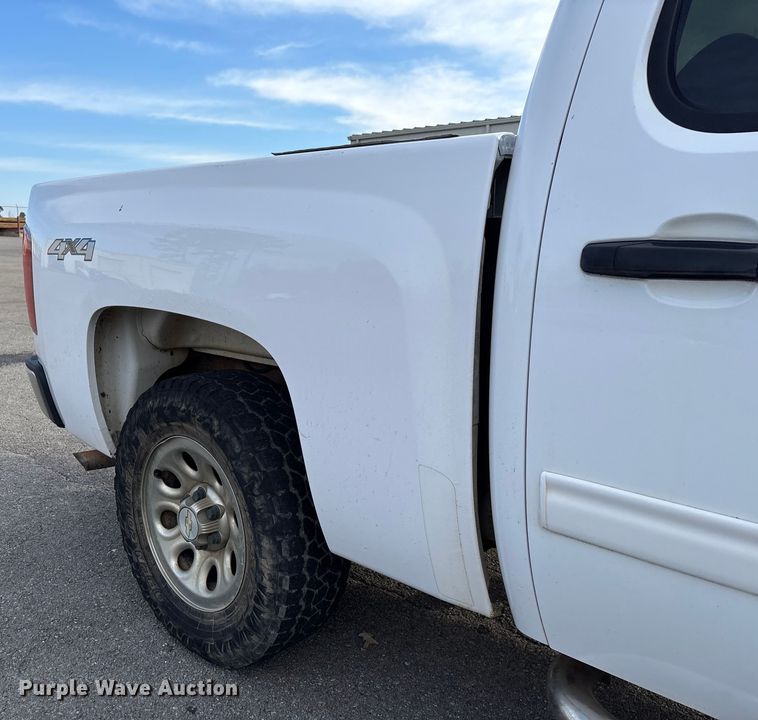 image for item EV3461 2011 Chevrolet Silverado 1500 Crew Cab pickup truck