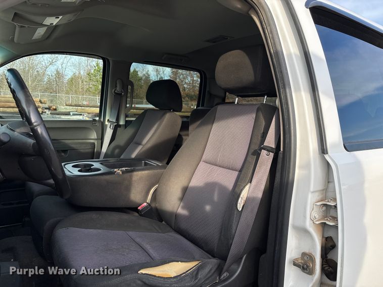 image for item EV3461 2011 Chevrolet Silverado 1500 Crew Cab pickup truck