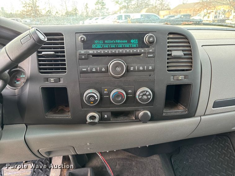 image for item EV3461 2011 Chevrolet Silverado 1500 Crew Cab pickup truck