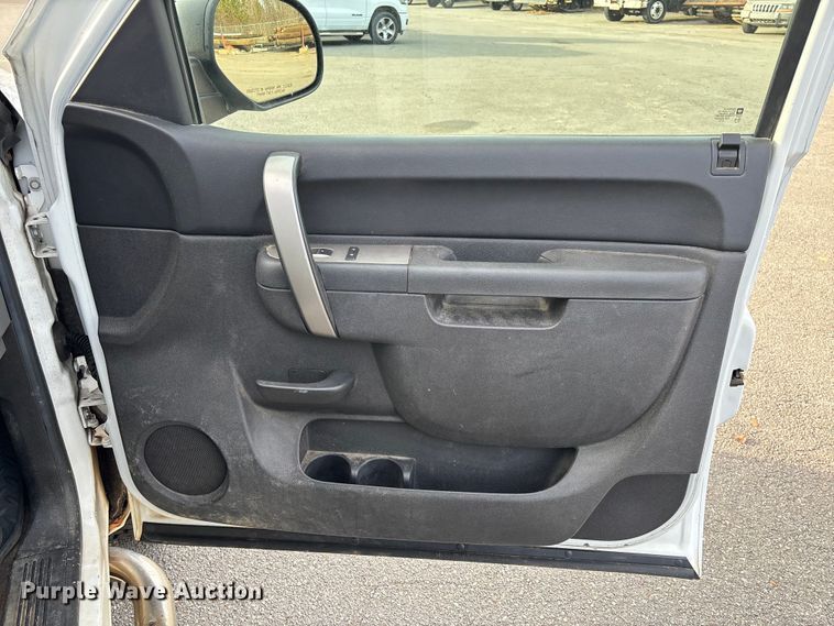 image for item EV3461 2011 Chevrolet Silverado 1500 Crew Cab pickup truck