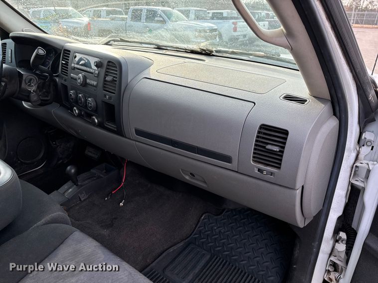 image for item EV3461 2011 Chevrolet Silverado 1500 Crew Cab pickup truck