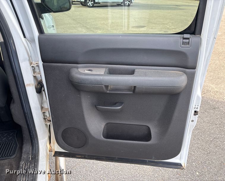 image for item EV3461 2011 Chevrolet Silverado 1500 Crew Cab pickup truck