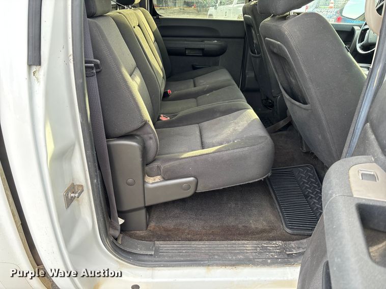 image for item EV3461 2011 Chevrolet Silverado 1500 Crew Cab pickup truck