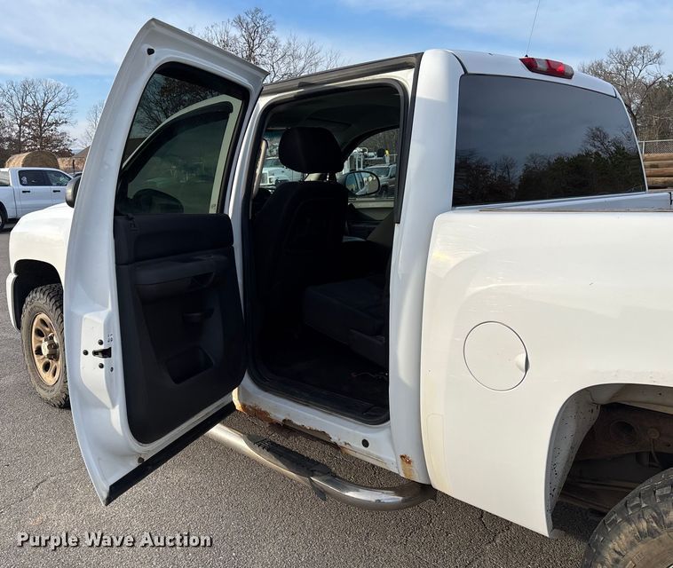 image for item EV3461 2011 Chevrolet Silverado 1500 Crew Cab pickup truck