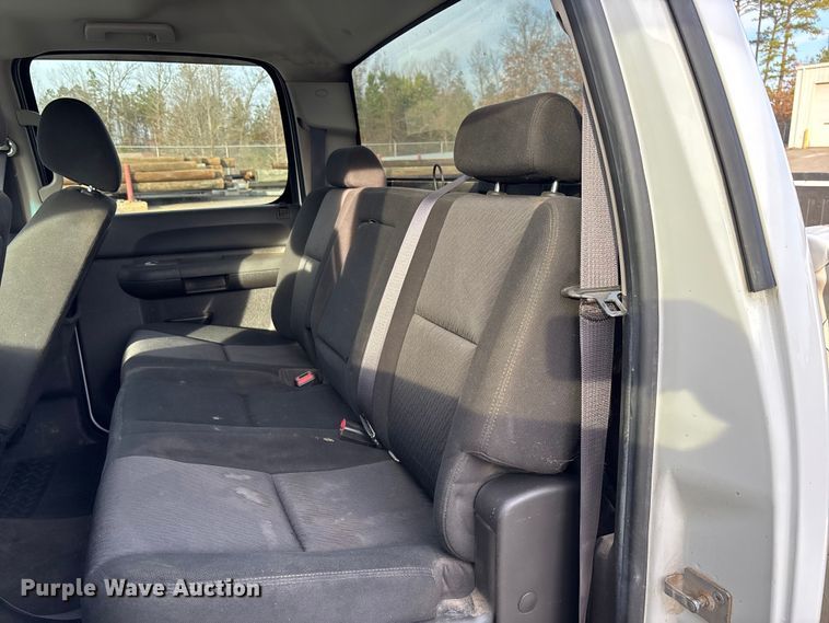 image for item EV3461 2011 Chevrolet Silverado 1500 Crew Cab pickup truck