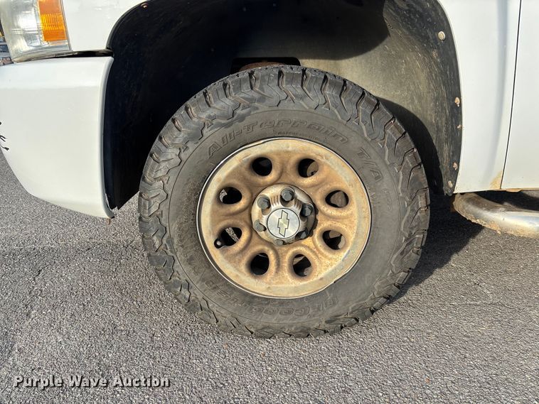 image for item EV3461 2011 Chevrolet Silverado 1500 Crew Cab pickup truck