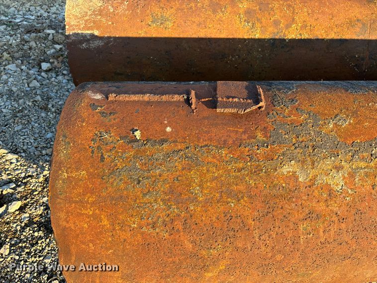 image for item EV3472 (2) steel pipe