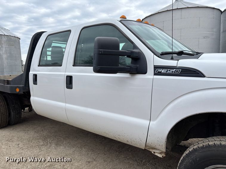 image for item EV3475 2013 Ford F350 Super Duty Crew Cab flatbed pickup truck