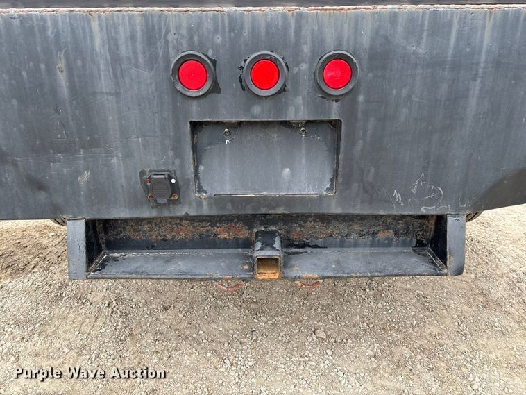 image for item EV3475 2013 Ford F350 Super Duty Crew Cab flatbed pickup truck