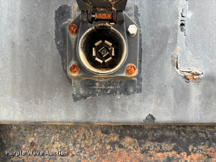 image for item EV3475 2013 Ford F350 Super Duty Crew Cab flatbed pickup truck