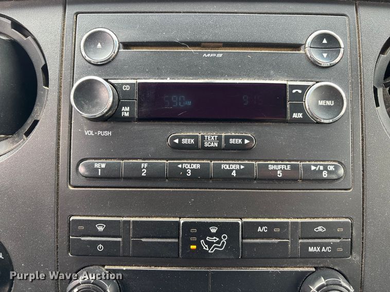 image for item EV3475 2013 Ford F350 Super Duty Crew Cab flatbed pickup truck